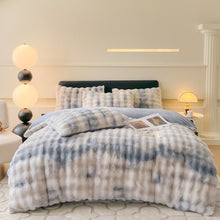 Load image into Gallery viewer, Sculpted Faux Fur Quilt Cover set