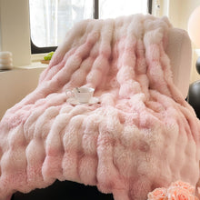 Load image into Gallery viewer, Sculpted Faux Fur Quilt Cover set