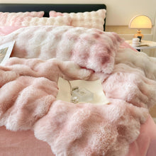Load image into Gallery viewer, Sculpted Faux Fur Quilt Cover set