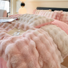 Load image into Gallery viewer, Sculpted Faux Fur Quilt Cover set