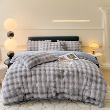 Load image into Gallery viewer, Sculpted Faux Fur Quilt Cover set