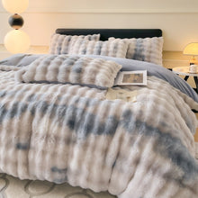 Load image into Gallery viewer, Sculpted Faux Fur Quilt Cover set