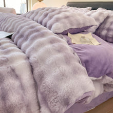 Load image into Gallery viewer, Sculpted Faux Fur Quilt Cover set