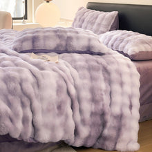 Load image into Gallery viewer, Sculpted Faux Fur Quilt Cover set