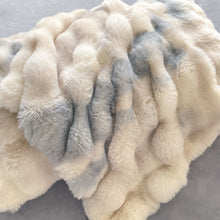 Load image into Gallery viewer, Sculpted Faux Fur Quilt Cover set