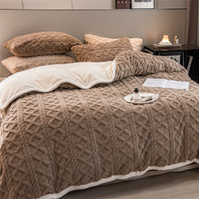 Load image into Gallery viewer, Pineapple Fleece Quilt Cover Set - Coffee