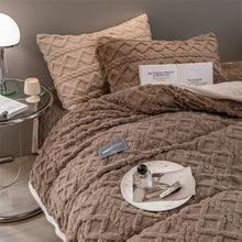 Load image into Gallery viewer, Pineapple Fleece Quilt Cover Set - Coffee