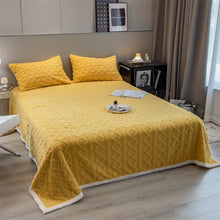 Load image into Gallery viewer, Pineapple Fleece Quilt Cover Set - Yellow