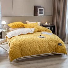 Load image into Gallery viewer, Pineapple Fleece Quilt Cover Set - Yellow