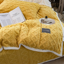 Load image into Gallery viewer, Pineapple Fleece Quilt Cover Set - Yellow