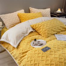 Load image into Gallery viewer, Pineapple Fleece Quilt Cover Set - Yellow