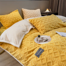 Load image into Gallery viewer, Pineapple Fleece Quilt Cover Set - Yellow