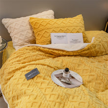 Load image into Gallery viewer, Pineapple Fleece Quilt Cover Set - Yellow