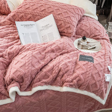Load image into Gallery viewer, Pineapple Fleece Quilt Cover Set - Pink