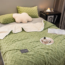 Load image into Gallery viewer, Pineapple Fleece Blanket - Green