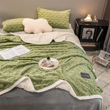 Load image into Gallery viewer, Pineapple Fleece Blanket - Green