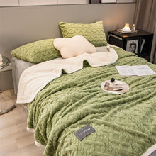 Load image into Gallery viewer, Pineapple Fleece Blanket - Green