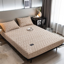 Load image into Gallery viewer, Pineapple Fleece Fitted Sheet - Camel