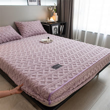 Load image into Gallery viewer, Pineapple Fleece Fitted Sheet - Purple