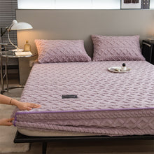 Load image into Gallery viewer, Pineapple Fleece Fitted Sheet - Purple