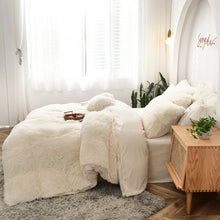 Load image into Gallery viewer, Fluffy Faux Mink &amp; Velvet Fleece Quilt Cover Set - Cream