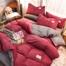 Load image into Gallery viewer, Soft Corduroy Velvet Fleece Quilt Cover Set - Grey Rose Fantasy
