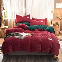 Load image into Gallery viewer, Soft Corduroy Velvet Fleece Quilt Cover Set - Green Rose Fantasy