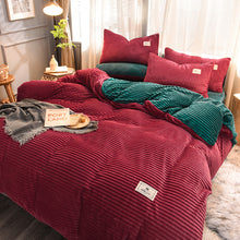 Load image into Gallery viewer, Soft Corduroy Velvet Fleece Quilt Cover Set - Green Rose Fantasy