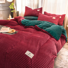 Load image into Gallery viewer, Soft Corduroy Velvet Fleece Quilt Cover Set - Green Rose Fantasy