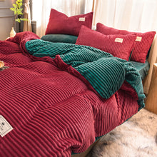 Load image into Gallery viewer, Soft Corduroy Velvet Fleece Quilt Cover Set - Green Rose Fantasy