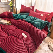 Load image into Gallery viewer, Soft Corduroy Velvet Fleece Quilt Cover Set - Green Rose Fantasy