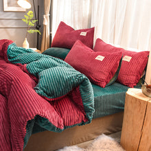 Load image into Gallery viewer, Soft Corduroy Velvet Fleece Quilt Cover Set - Green Rose Fantasy