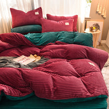 Load image into Gallery viewer, Soft Corduroy Velvet Fleece Quilt Cover Set - Green Rose Fantasy