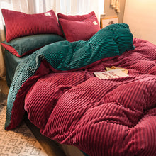 Load image into Gallery viewer, Soft Corduroy Velvet Fleece Quilt Cover Set - Green Rose Fantasy