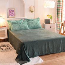 Load image into Gallery viewer, Fluffy Faux Mink &amp; Velvet Fleece Quilt Cover Set - Green White