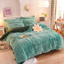 Load image into Gallery viewer, Fluffy Faux Mink &amp; Velvet Fleece Quilt Cover Set - Green White