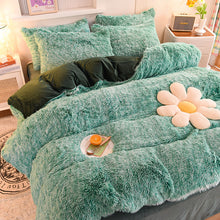 Load image into Gallery viewer, Fluffy Faux Mink &amp; Velvet Fleece Quilt Cover Set - Green White
