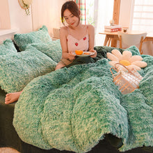 Load image into Gallery viewer, Fluffy Faux Mink &amp; Velvet Fleece Quilt Cover Set - Green White