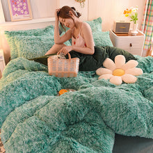 Load image into Gallery viewer, Fluffy Faux Mink &amp; Velvet Fleece Quilt Cover Set - Green White