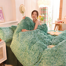 Load image into Gallery viewer, Fluffy Faux Mink &amp; Velvet Fleece Quilt Cover Set - Green White