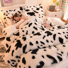 Load image into Gallery viewer, Fluffy Faux Mink &amp; Velvet Fleece Quilt Cover Set - Cow