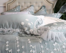 Load image into Gallery viewer, Floret Bedding Set II