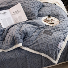 Load image into Gallery viewer, Pineapple Fleece Quilt Cover Set - Grey