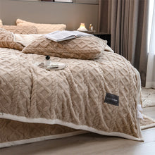 Load image into Gallery viewer, Pineapple Fleece Quilt Cover Set - Camel