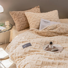 Load image into Gallery viewer, Pineapple Fleece Quilt Cover Set - Khaki