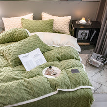 Load image into Gallery viewer, Pineapple Fleece Quilt Cover Set - Green
