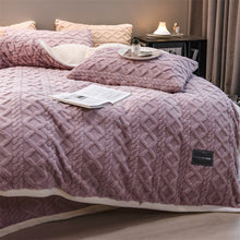 Load image into Gallery viewer, Pineapple Fleece Quilt Cover Set - Purple