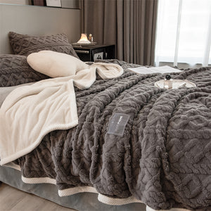 Pineapple Fleece Blanket - Charcoal