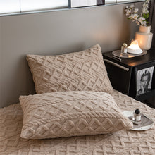 Load image into Gallery viewer, Pineapple Fleece Fitted Sheet - Camel
