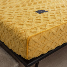 Load image into Gallery viewer, Pineapple Fleece Fitted Sheet - Yellow